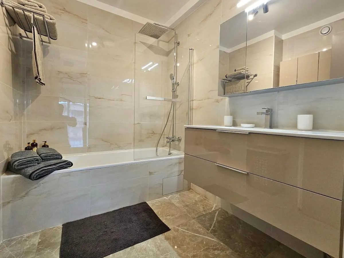 Superbe 2 Pieces 70M Parking Prive Climatisation Apartment Saint-Laurent-du-Var